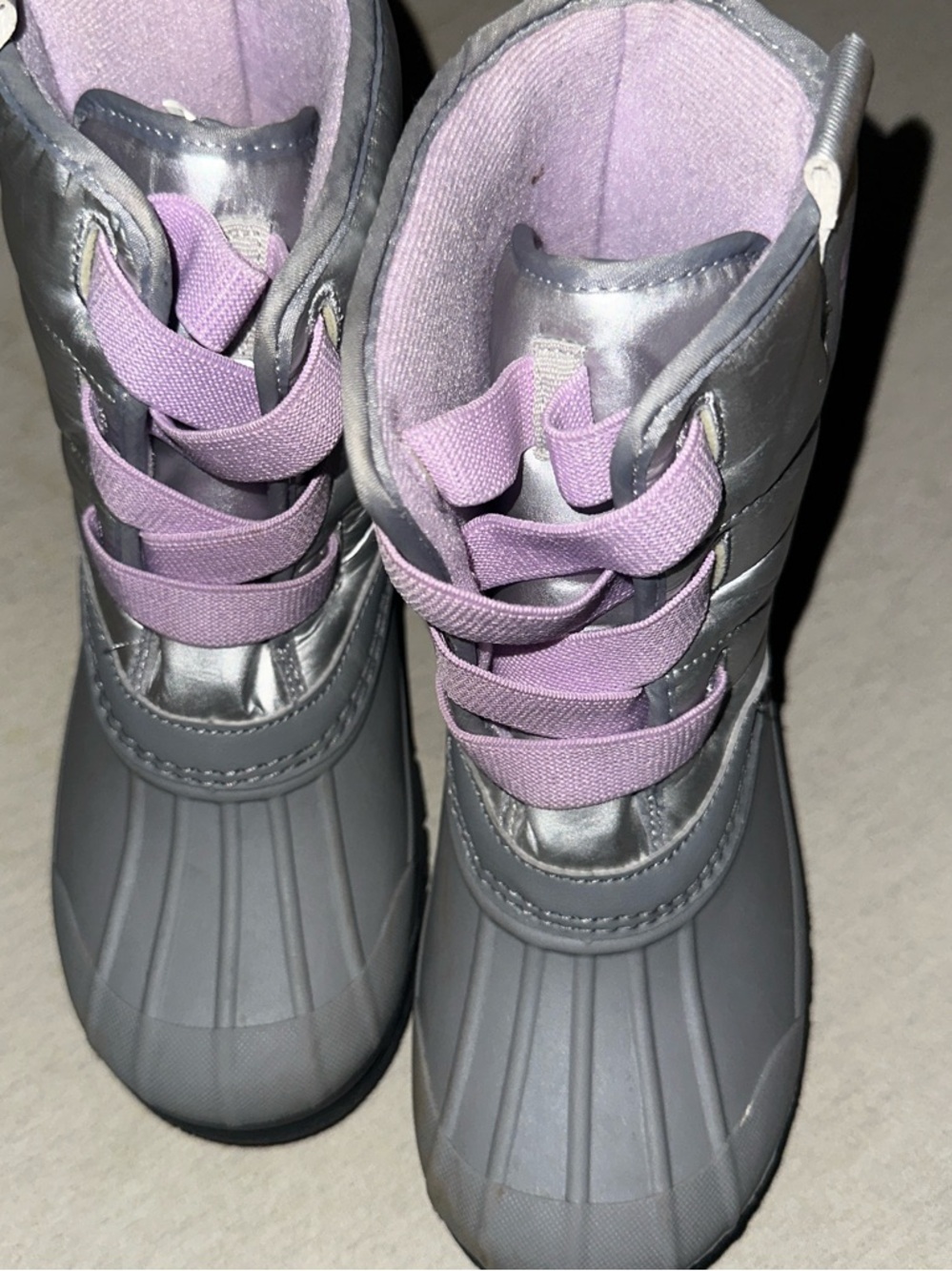 Kids Size 1M Osh Kosh Silver and Lavender Rain & Snow Boots